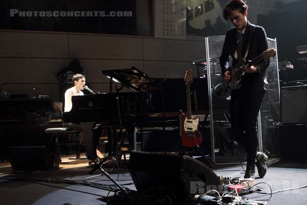 SAVAGES - 2014-03-26 - PARIS - Radio France (Studio 105) - Camille Berthomier - Gemma Thompson